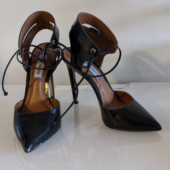 Black heels - Picture 1 of 4